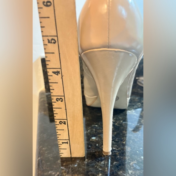 Michael Kors Peep Toe Stilletto 4.5” Heels Nude Size 9.5 - Picture 11 of 12